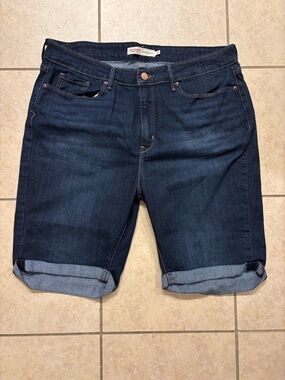 Signature Levi Strauss Womens Size 16 W33 Bermuda Shorts Dark Wash Denim Stretch